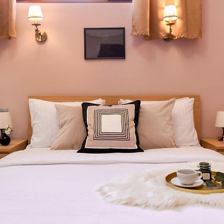 Le Petit & Cosy - Best Location Old Town & Quiet Bucarest Esterno foto