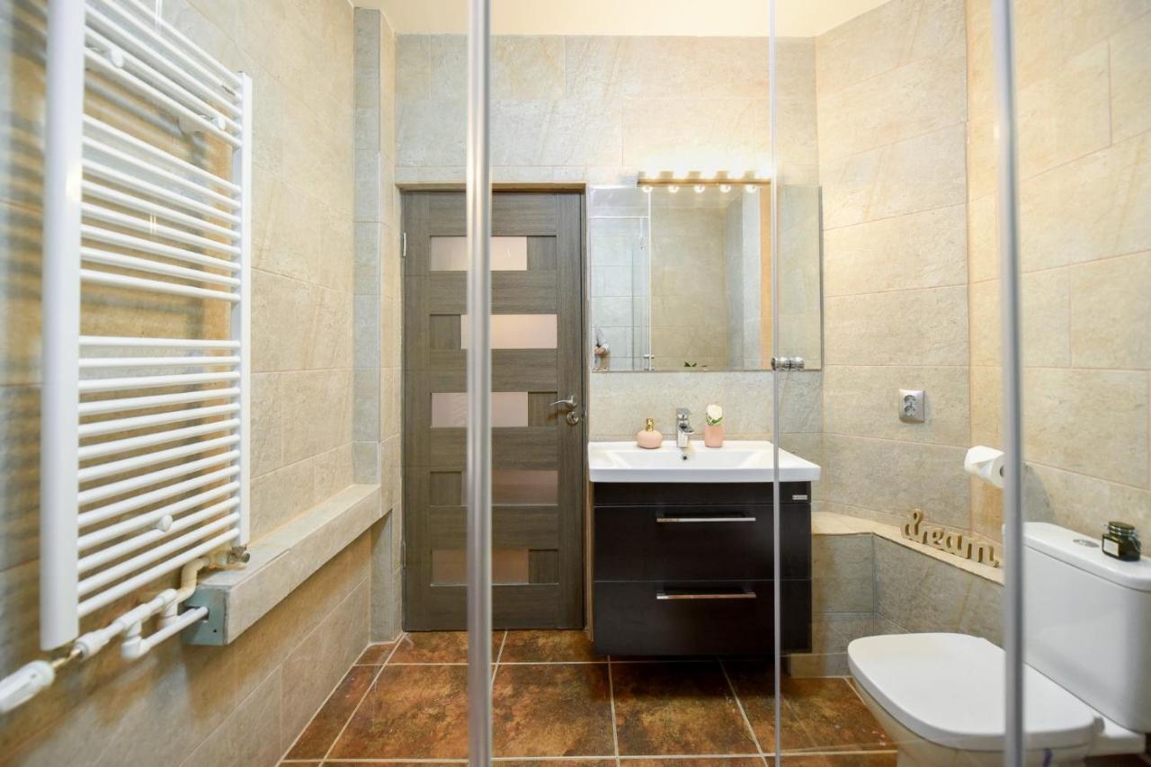 Le Petit & Cosy - Best Location Old Town & Quiet Bucarest Esterno foto