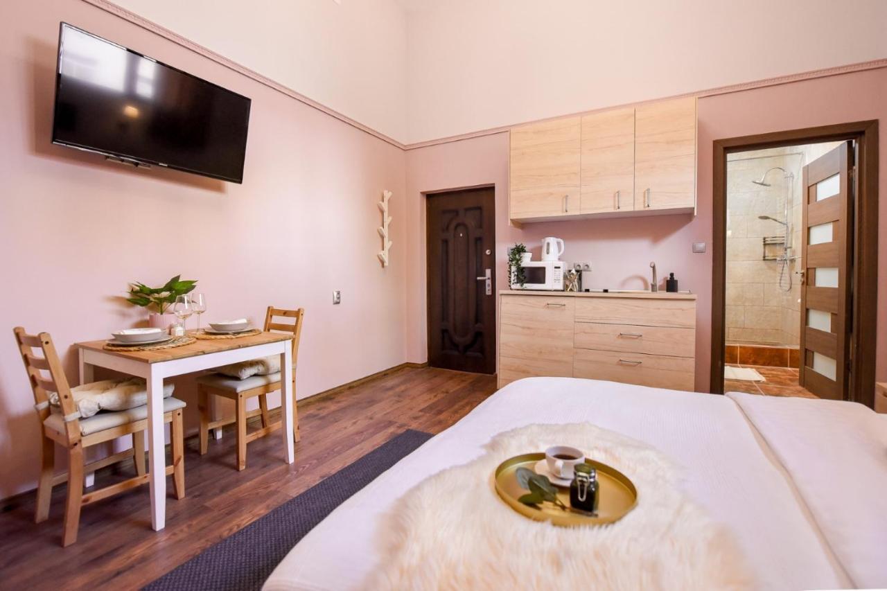 Le Petit & Cosy - Best Location Old Town & Quiet Bucarest Esterno foto