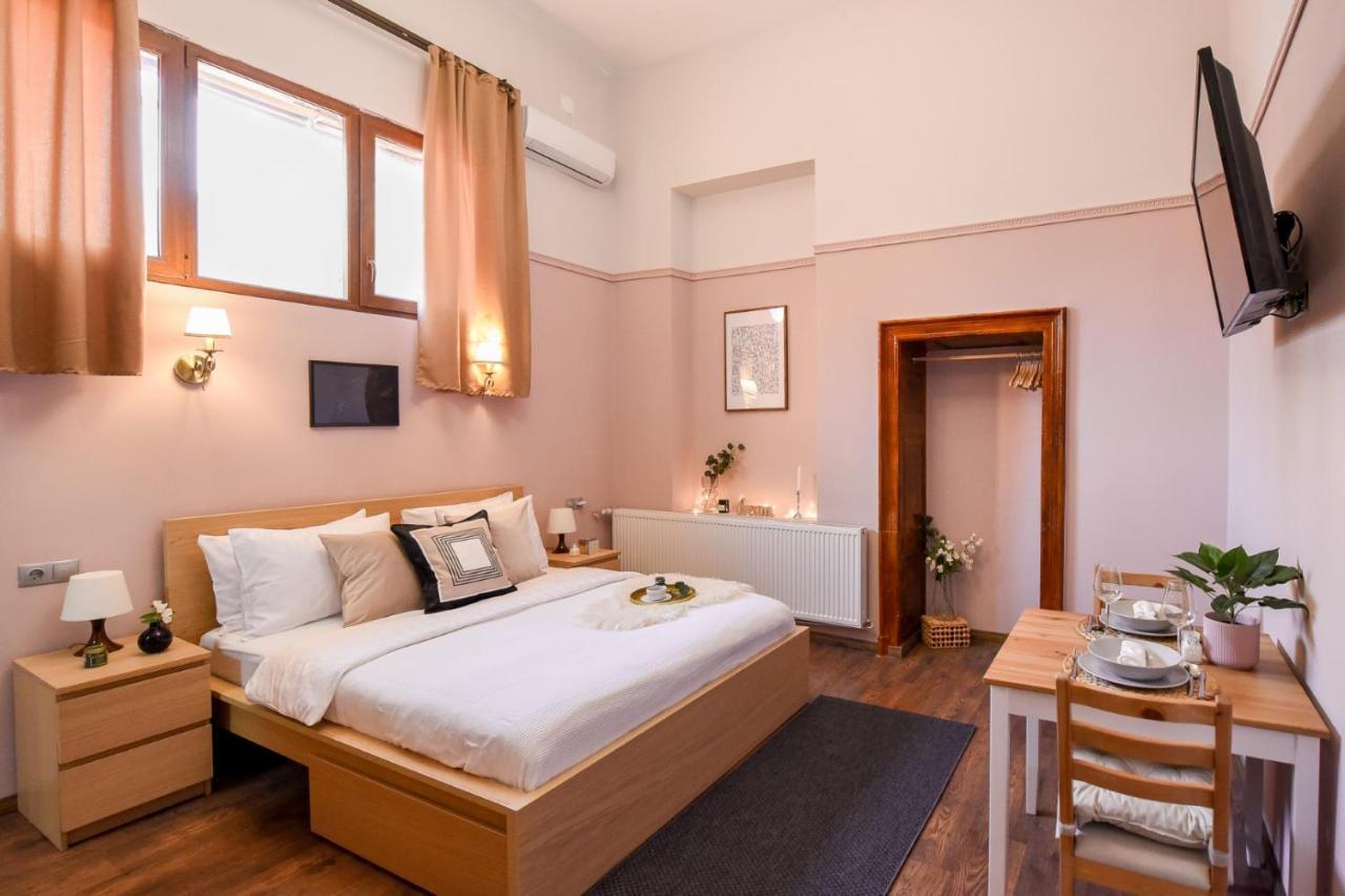 Le Petit & Cosy - Best Location Old Town & Quiet Bucarest Esterno foto