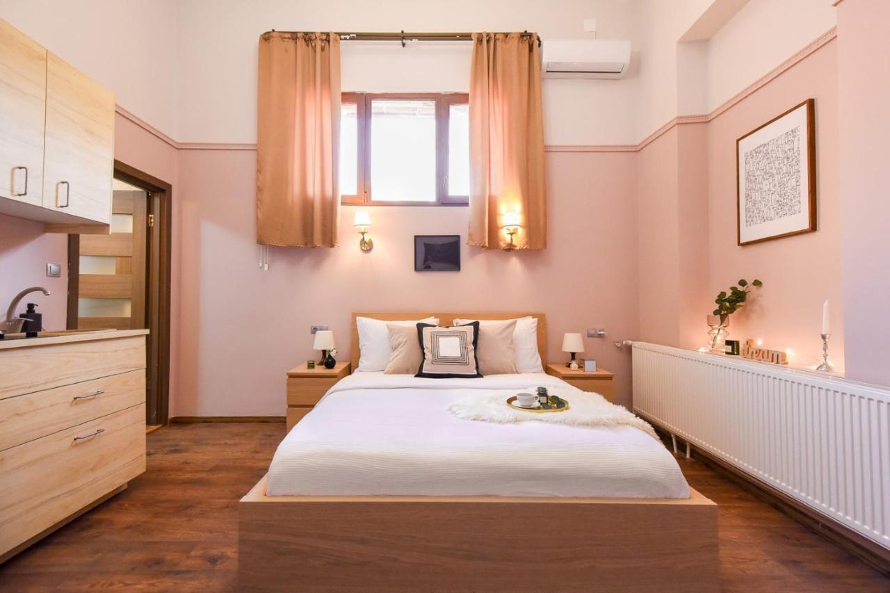 Le Petit & Cosy - Best Location Old Town & Quiet Bucarest Esterno foto